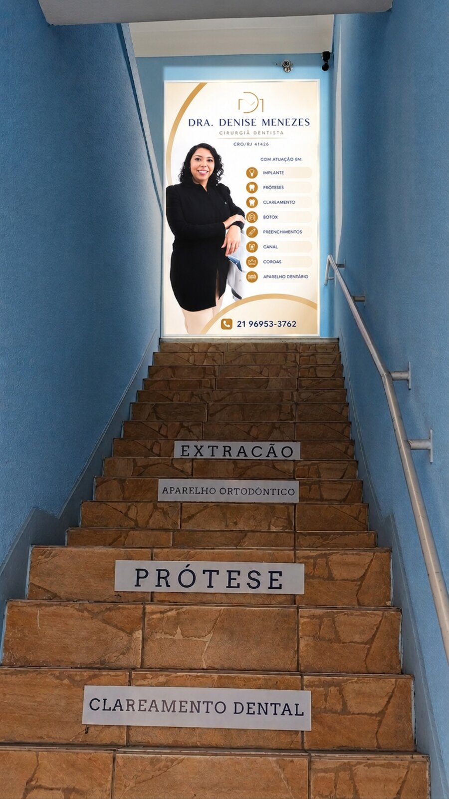 Entrada de acesso ao consultório da Dra. Denise Menezes